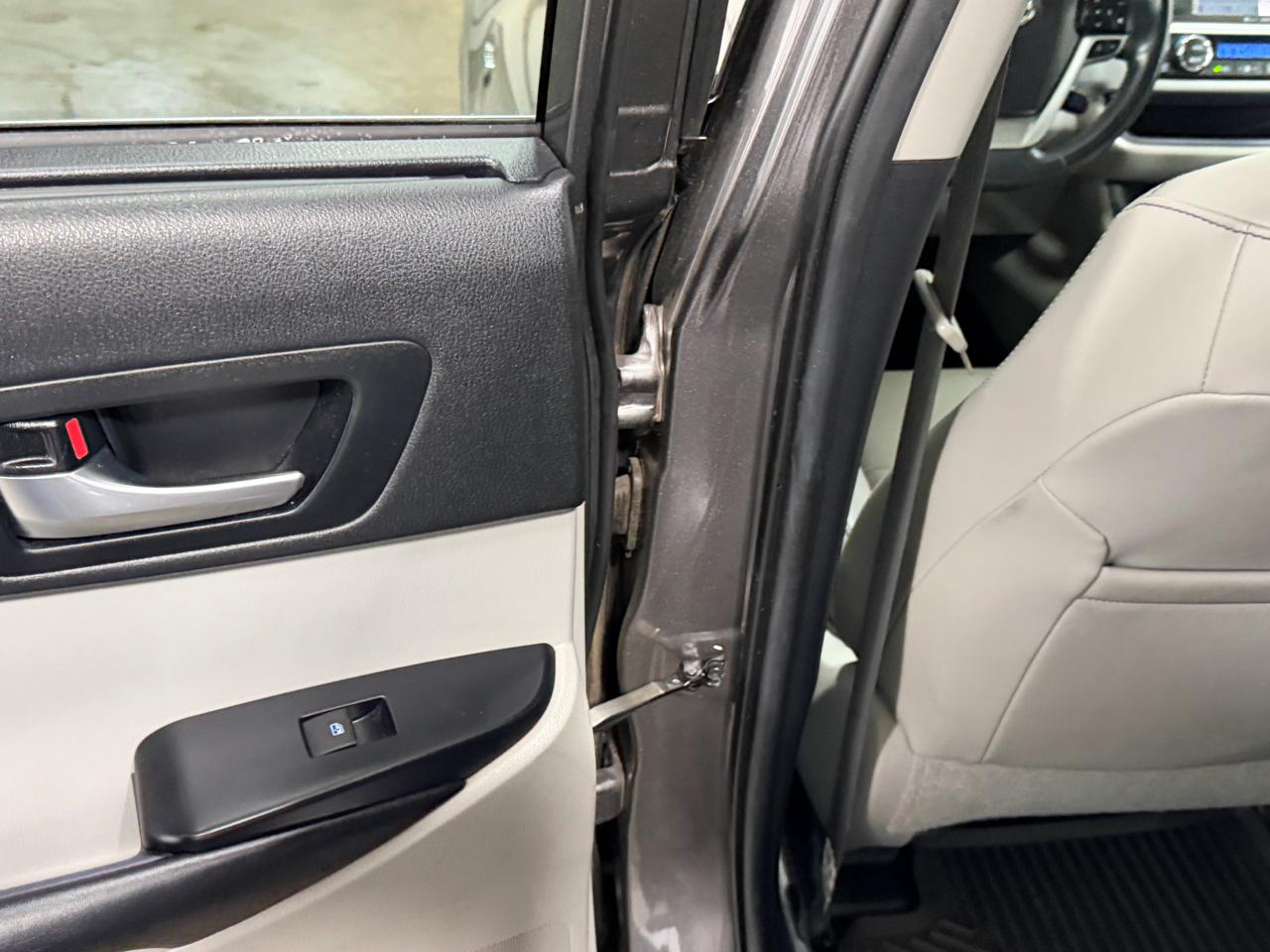 Toyota Highlander Hybrid XLE V6 AWD (Natl) 2019