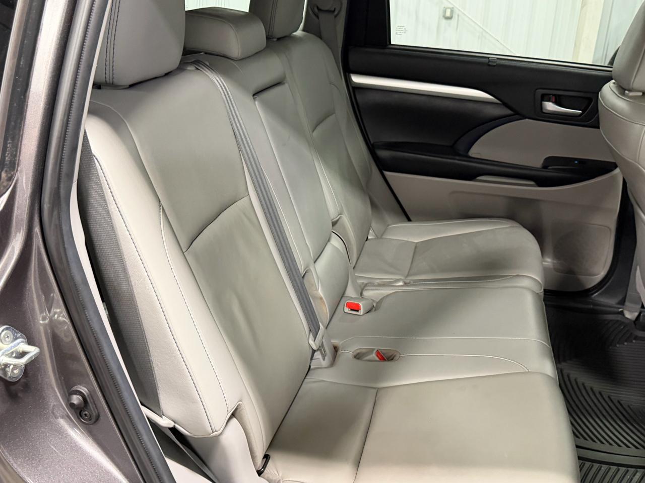 Toyota Highlander Hybrid XLE V6 AWD (Natl) 2019