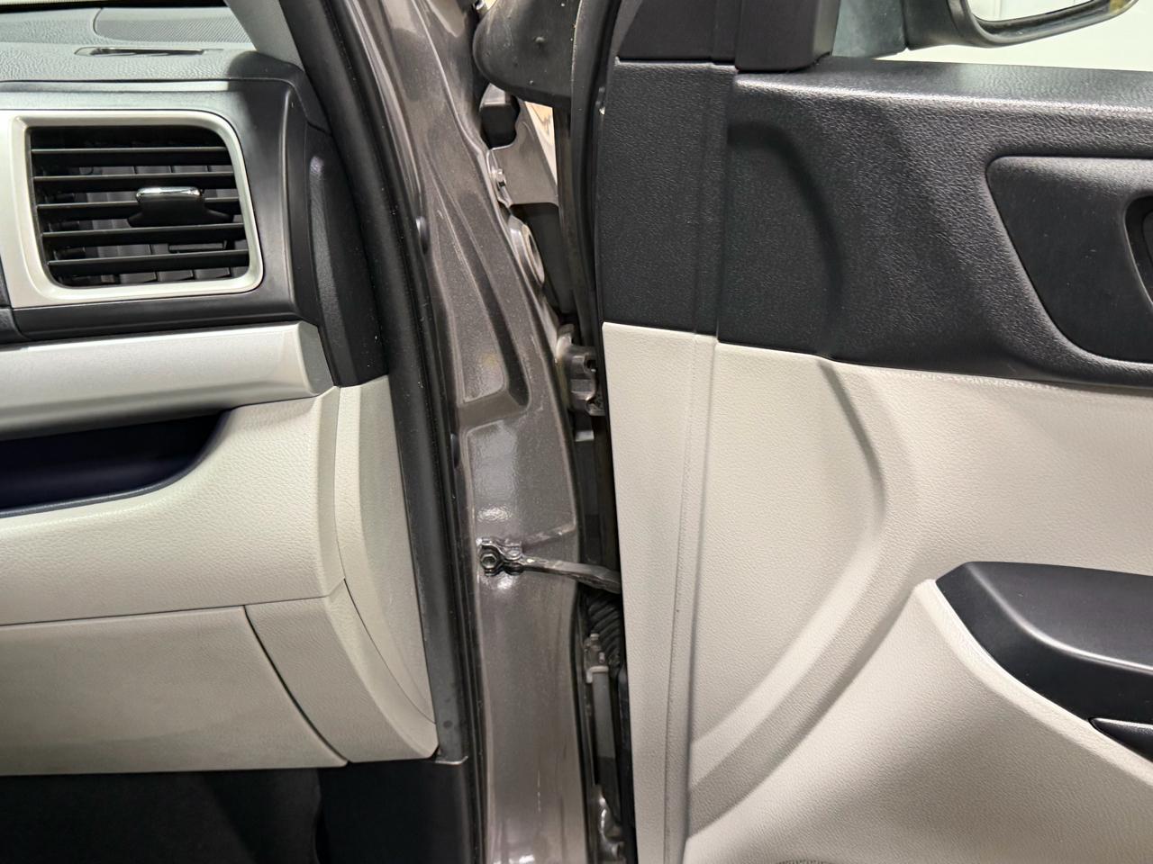 Toyota Highlander Hybrid XLE V6 AWD (Natl) 2019