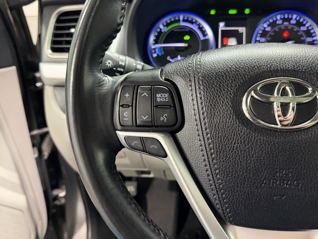 Toyota Highlander Hybrid XLE V6 AWD (Natl) 2019