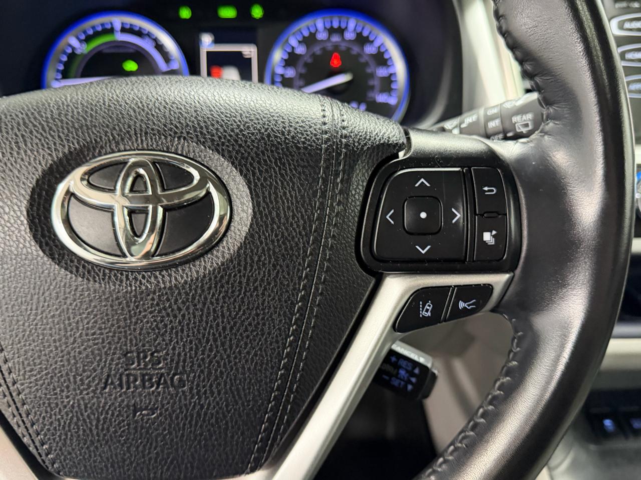 Toyota Highlander Hybrid XLE V6 AWD (Natl) 2019