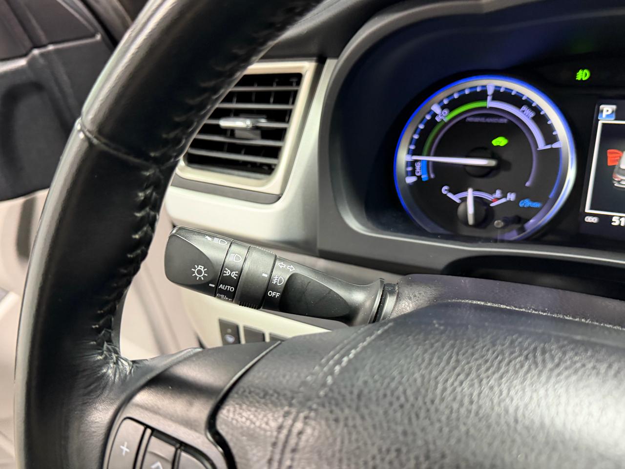 Toyota Highlander Hybrid XLE V6 AWD (Natl) 2019