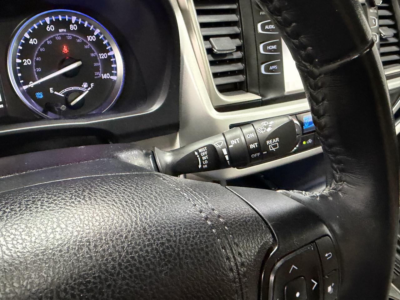 Toyota Highlander Hybrid XLE V6 AWD (Natl) 2019