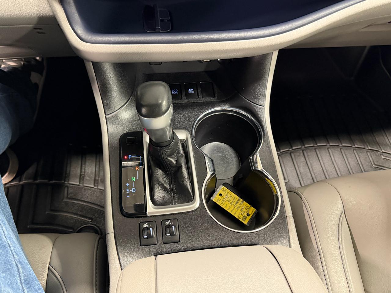 Toyota Highlander Hybrid XLE V6 AWD (Natl) 2019