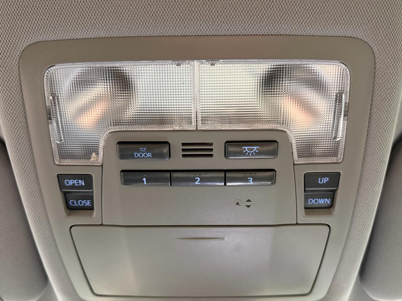 Toyota Highlander Hybrid XLE V6 AWD (Natl) 2019