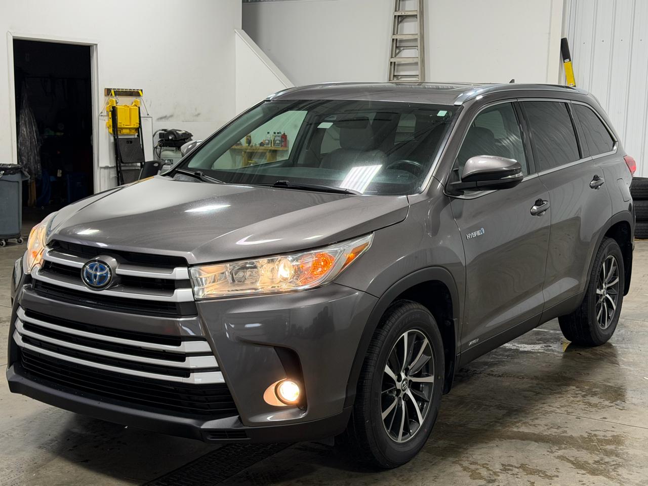 Toyota Highlander Hybrid XLE V6 AWD (Natl) 2019