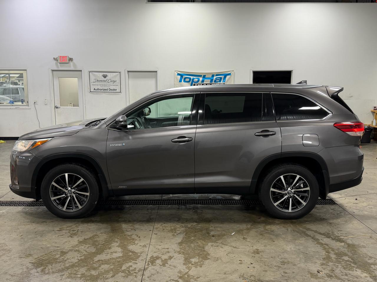 Toyota Highlander Hybrid XLE V6 AWD (Natl) 2019