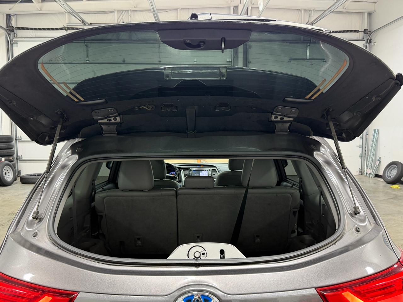 Toyota Highlander Hybrid XLE V6 AWD (Natl) 2019