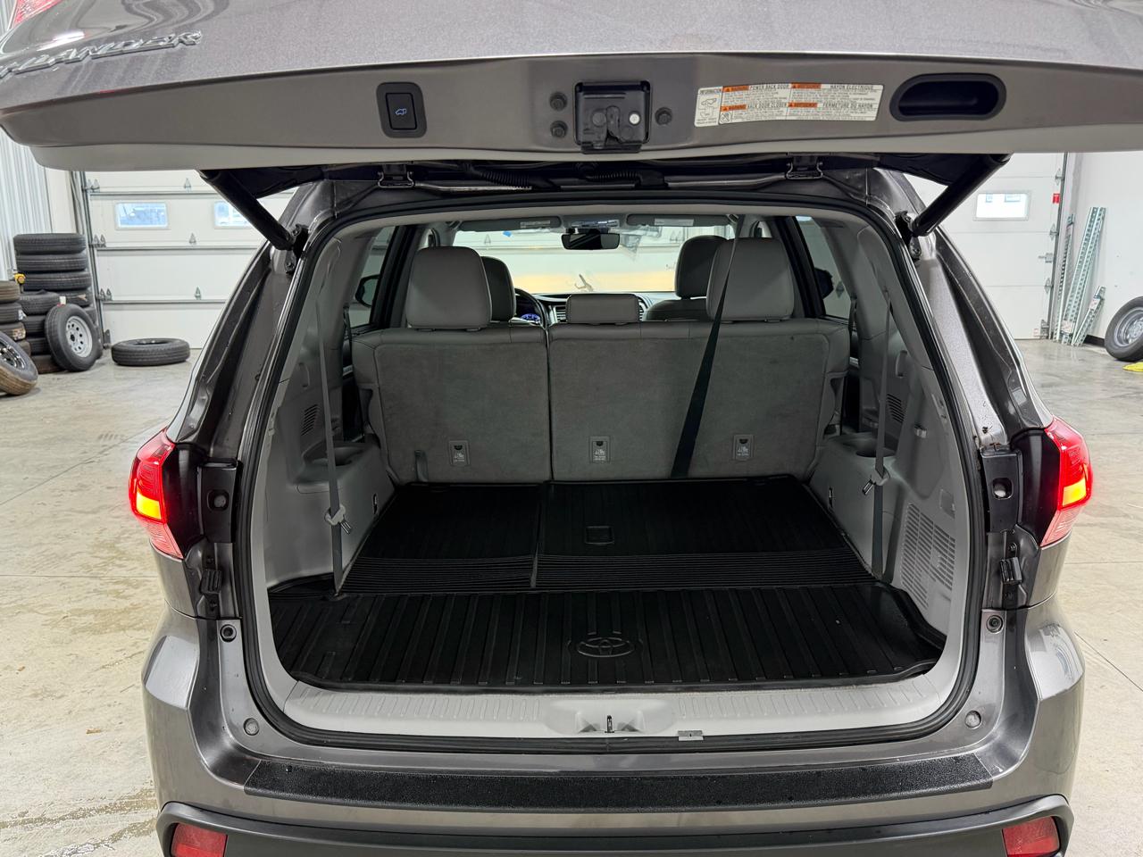 Toyota Highlander Hybrid XLE V6 AWD (Natl) 2019