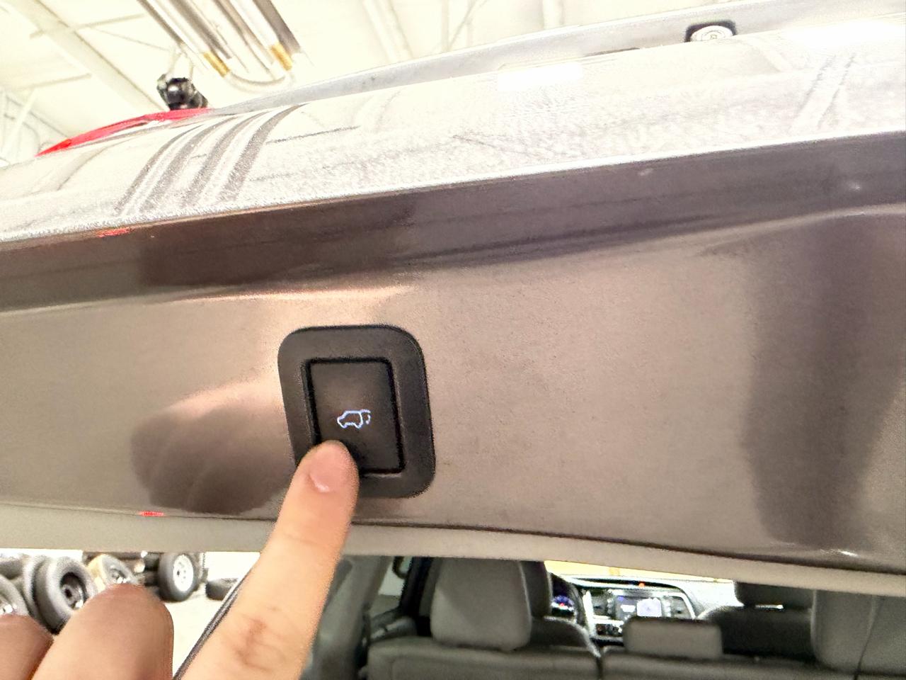 Toyota Highlander Hybrid XLE V6 AWD (Natl) 2019