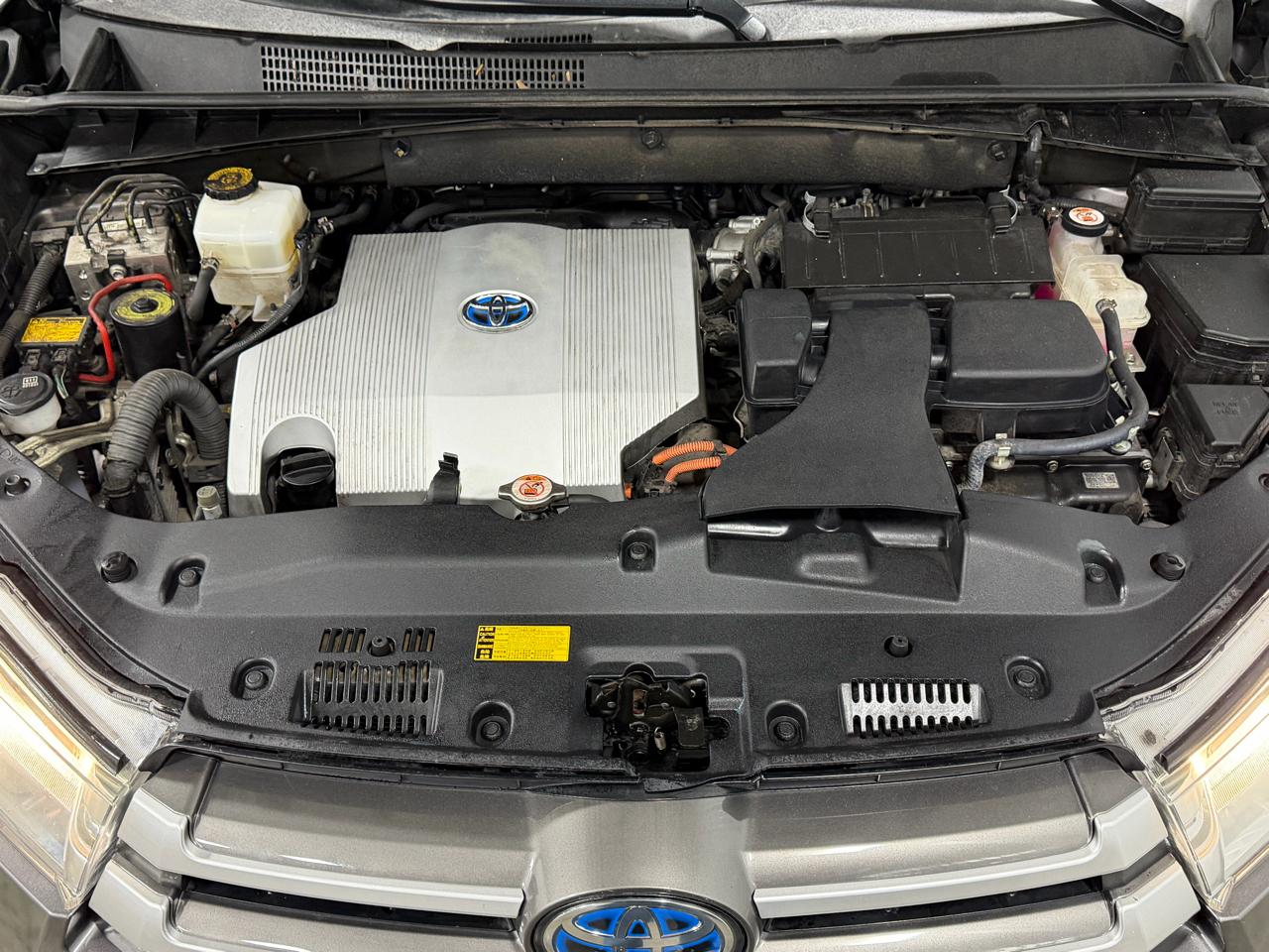 Toyota Highlander Hybrid XLE V6 AWD (Natl) 2019