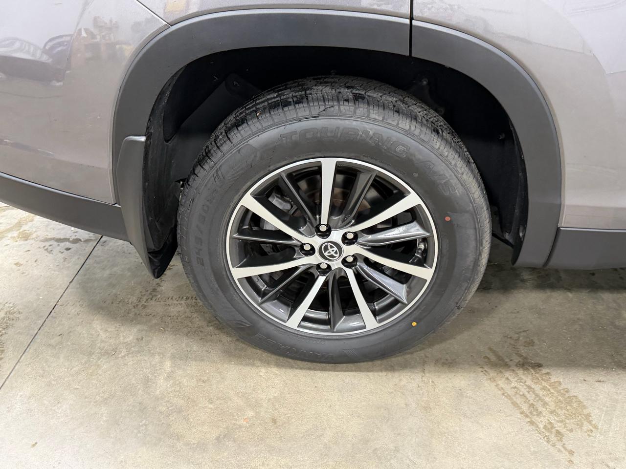 Toyota Highlander Hybrid XLE V6 AWD (Natl) 2019