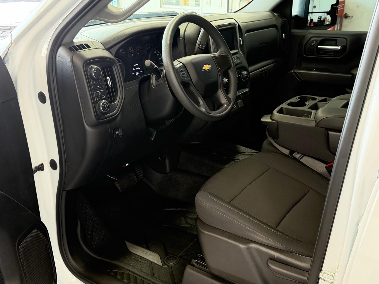 Chevrolet Silverado 2500HD 4WD Crew Cab 159" Custom 2020