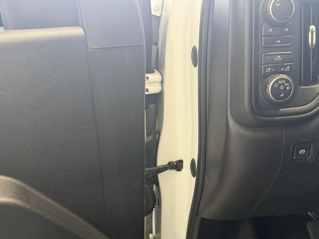 Chevrolet Silverado 2500HD 4WD Crew Cab 159" Custom 2020