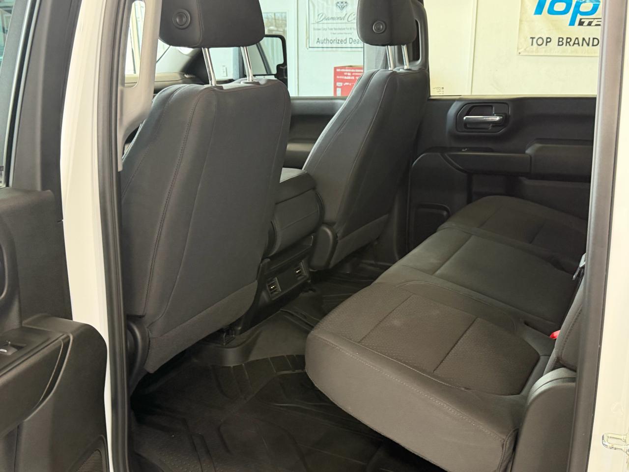 Chevrolet Silverado 2500HD 4WD Crew Cab 159" Custom 2020