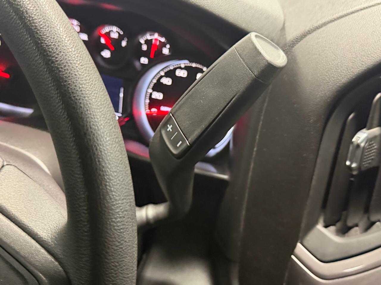 Chevrolet Silverado 2500HD 4WD Crew Cab 159" Custom 2020