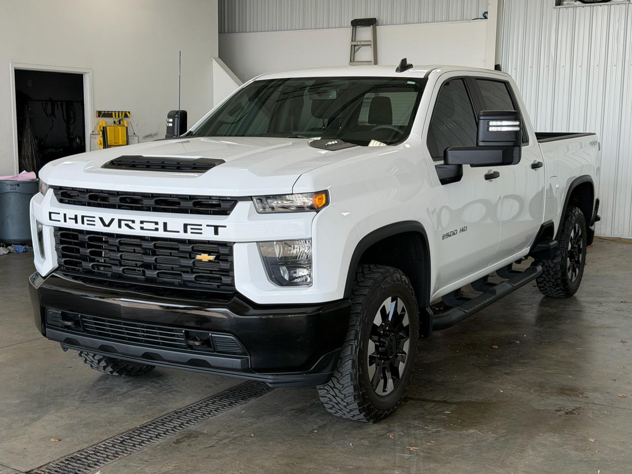 Chevrolet Silverado 2500HD 4WD Crew Cab 159" Custom 2020