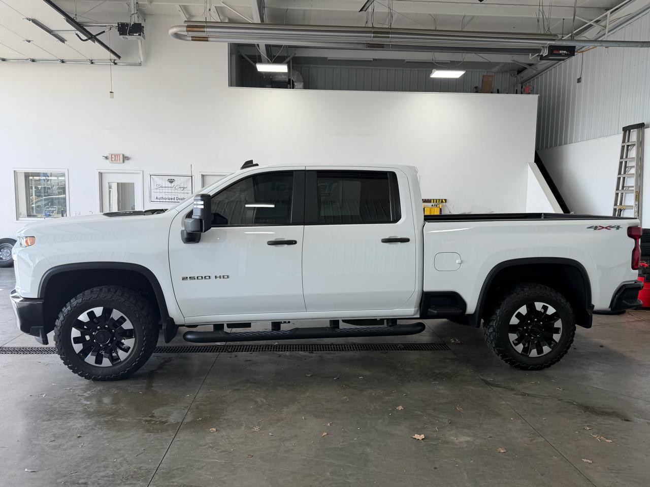 Chevrolet Silverado 2500HD 4WD Crew Cab 159" Custom 2020