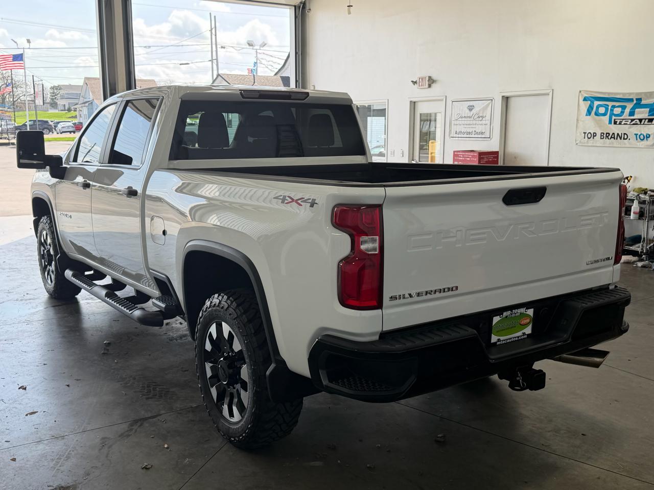 Chevrolet Silverado 2500HD 4WD Crew Cab 159" Custom 2020