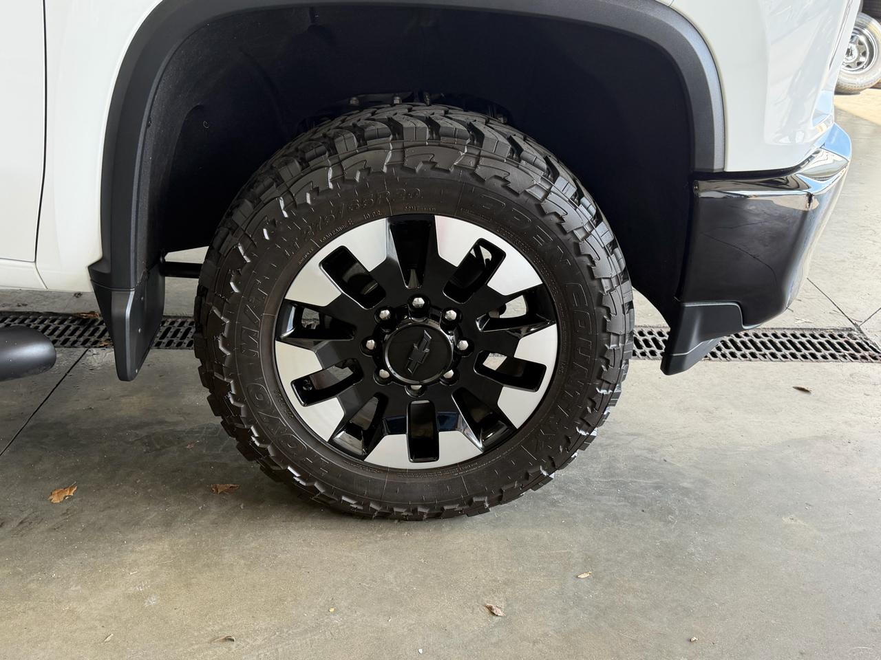 Chevrolet Silverado 2500HD 4WD Crew Cab 159" Custom 2020