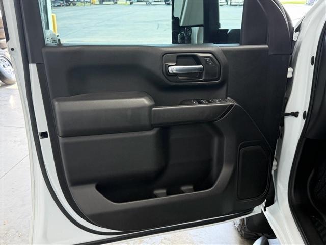 Chevrolet Silverado 2500HD 4WD Crew Cab 159" Custom 2020