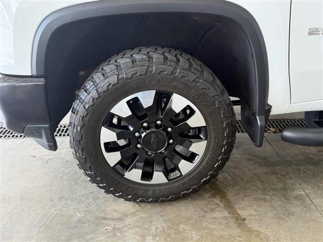 Chevrolet Silverado 2500HD 4WD Crew Cab 159" Custom 2020