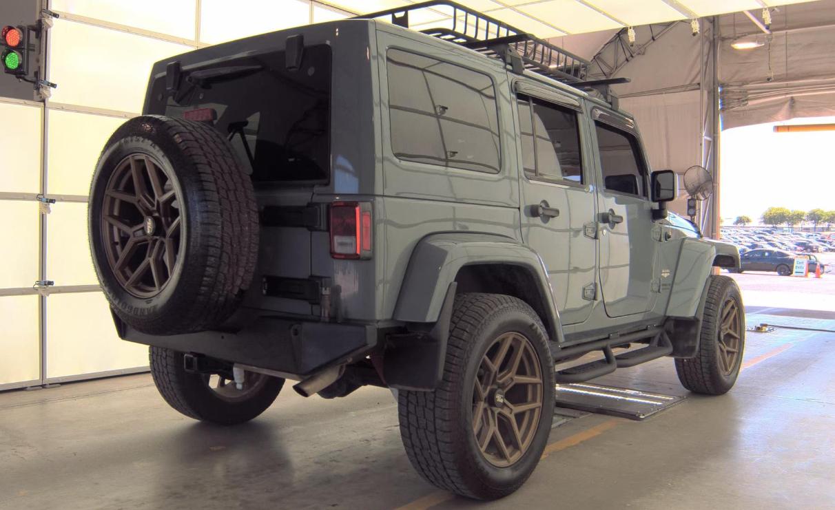 Jeep Wrangler Unlimited 4WD 4dr Sahara 2015