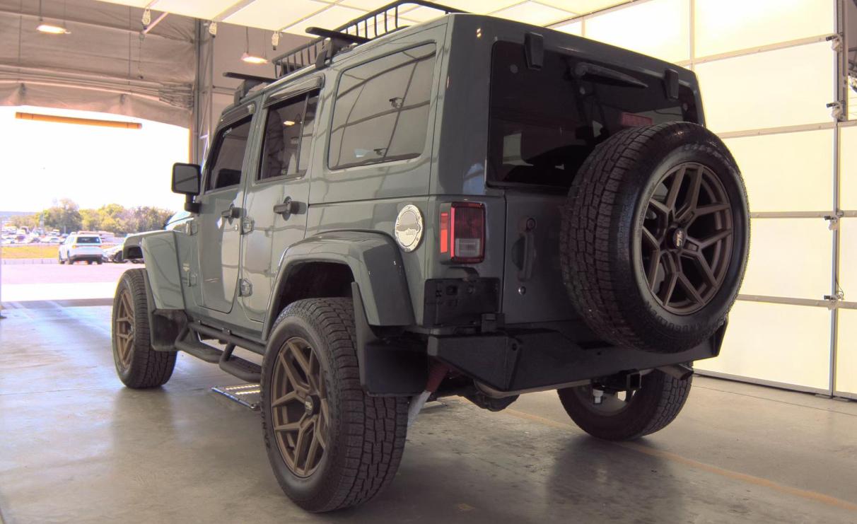 Jeep Wrangler Unlimited 4WD 4dr Sahara 2015