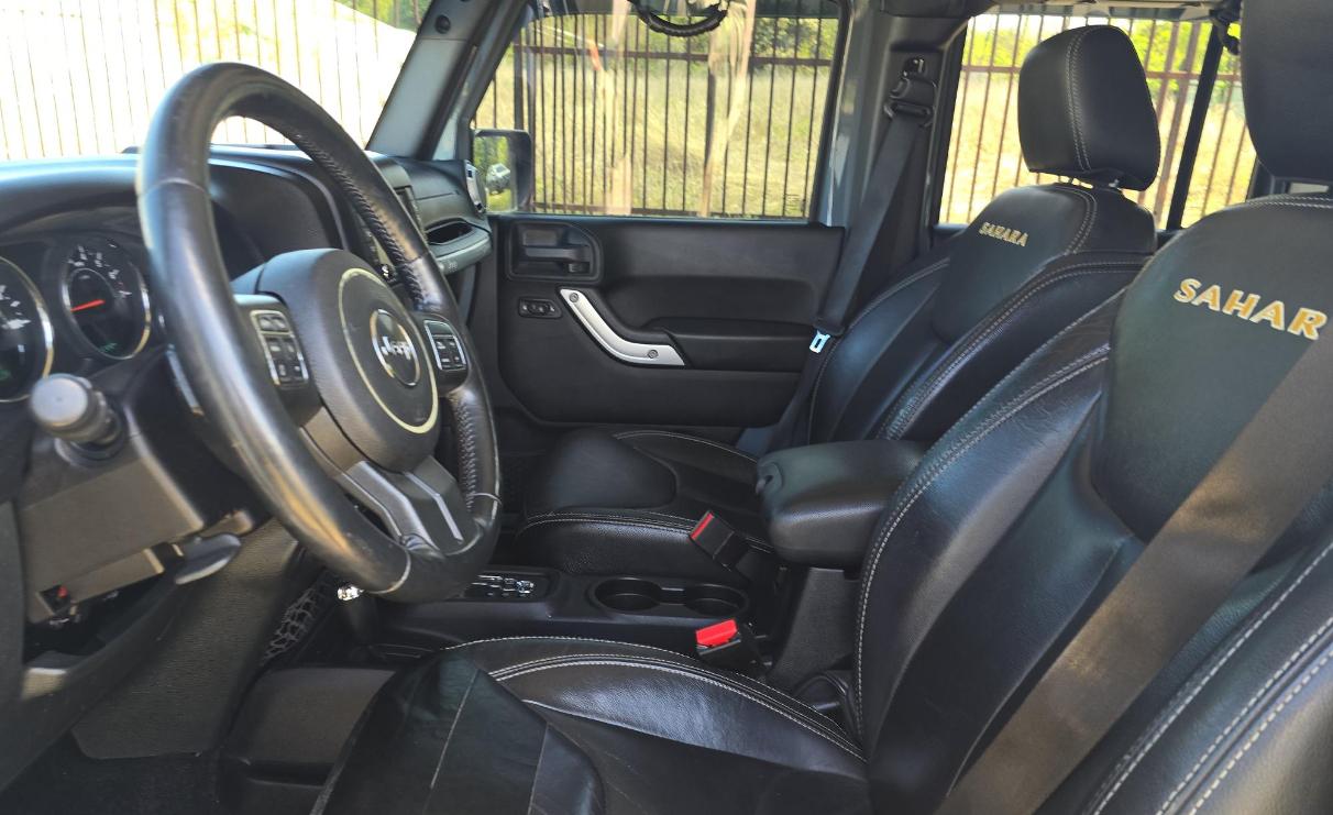 Jeep Wrangler Unlimited 4WD 4dr Sahara 2015