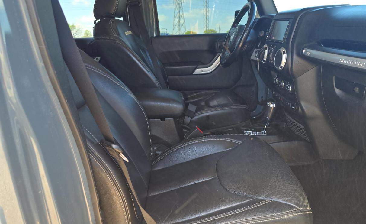 Jeep Wrangler Unlimited 4WD 4dr Sahara 2015