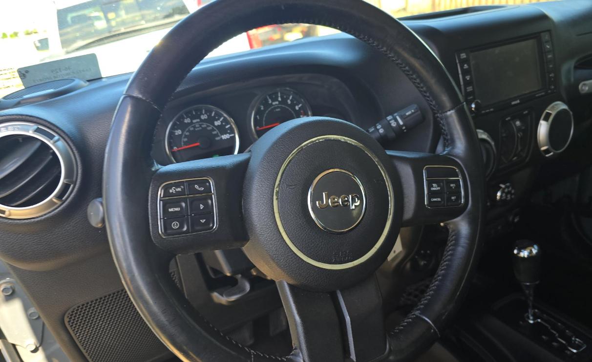 Jeep Wrangler Unlimited 4WD 4dr Sahara 2015