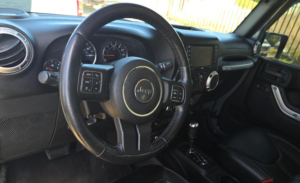 Jeep Wrangler Unlimited 4WD 4dr Sahara 2015