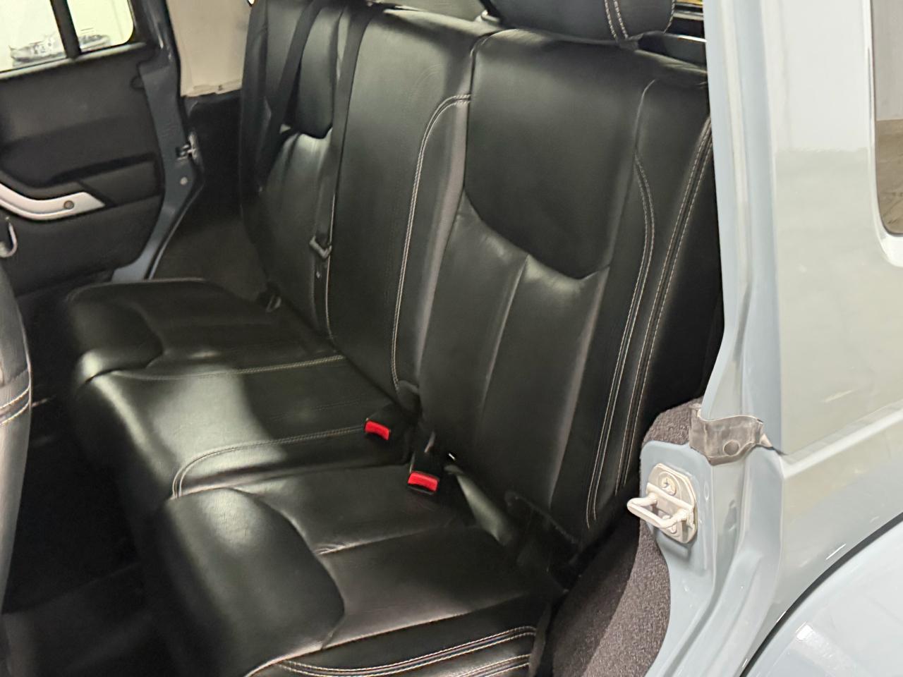 Jeep Wrangler Unlimited 4WD 4dr Sahara 2015