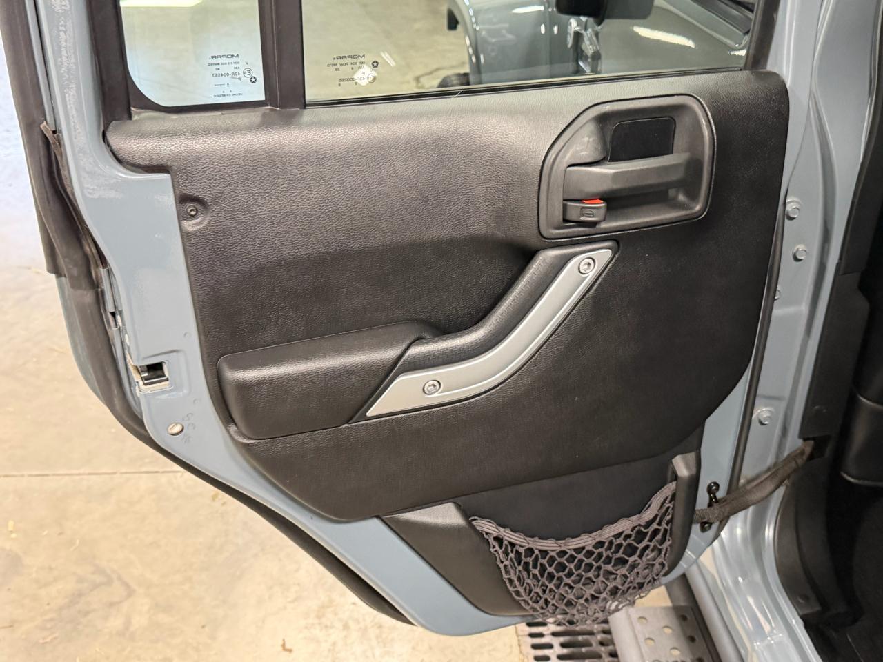 Jeep Wrangler Unlimited 4WD 4dr Sahara 2015