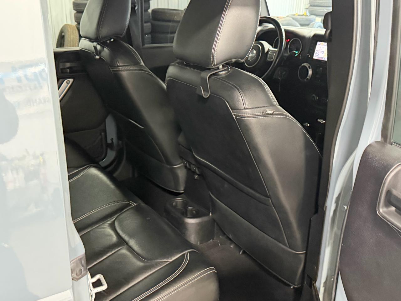 Jeep Wrangler Unlimited 4WD 4dr Sahara 2015