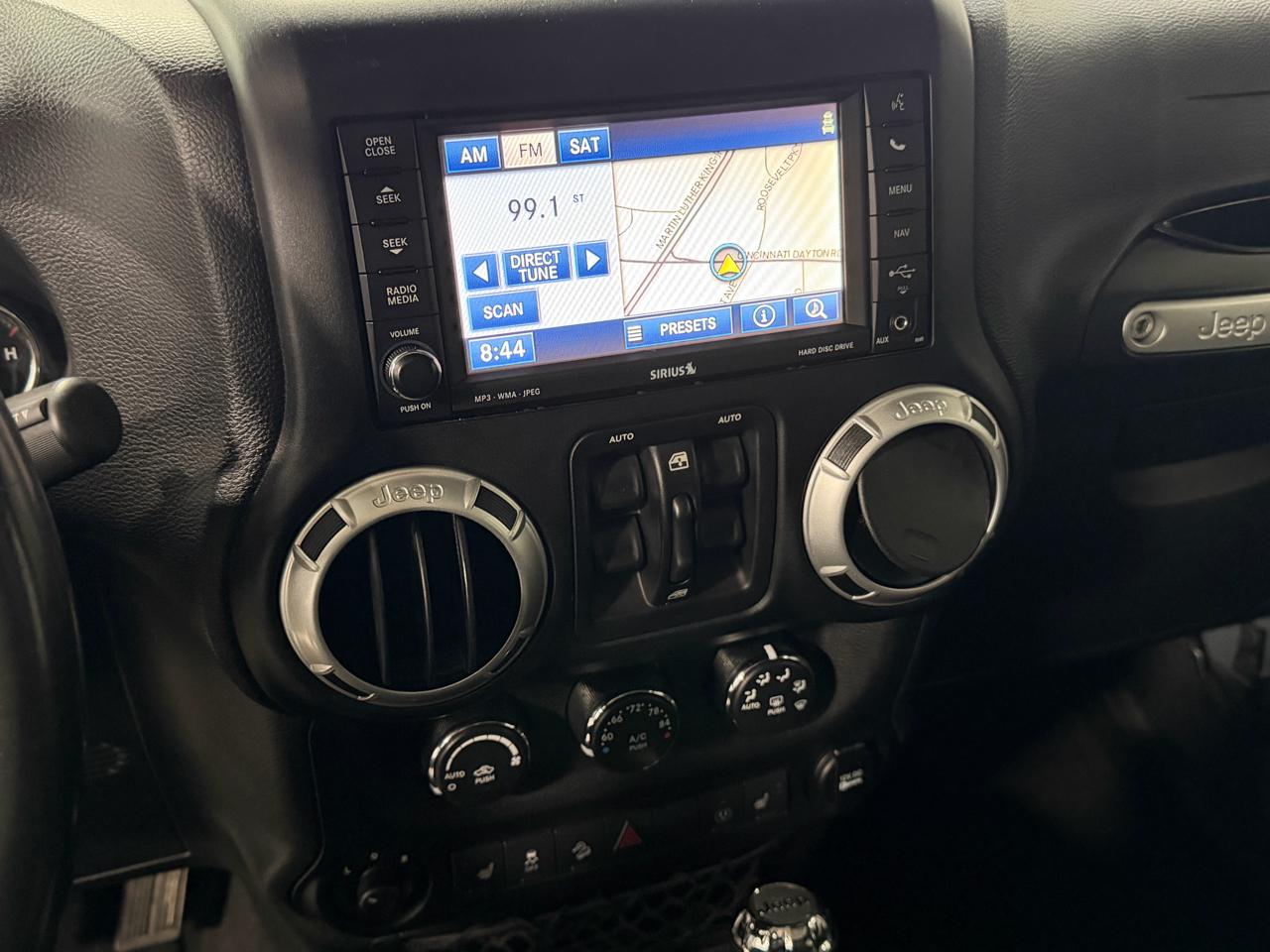 Jeep Wrangler Unlimited 4WD 4dr Sahara 2015