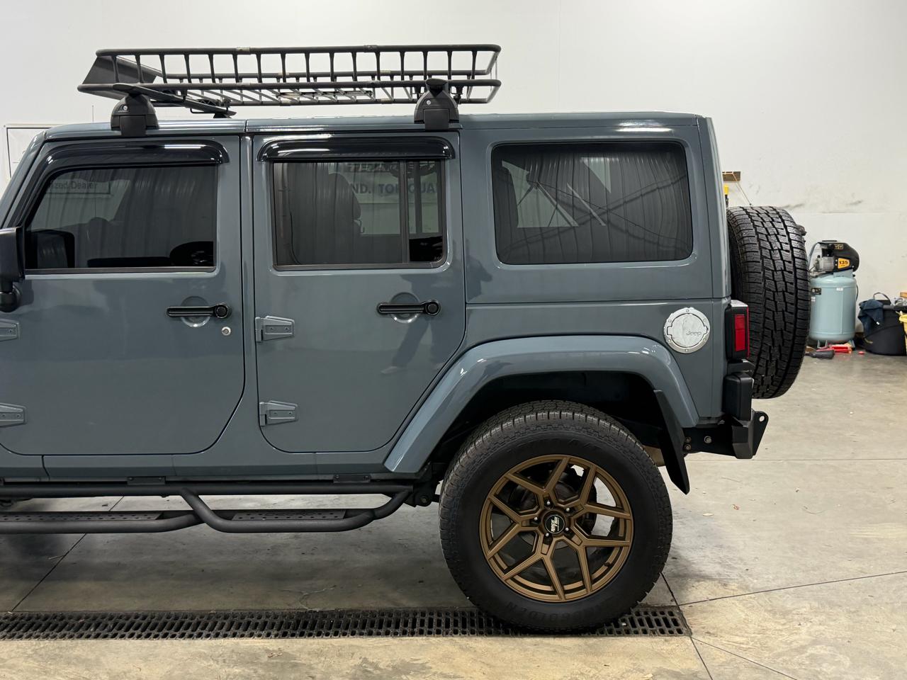 Jeep Wrangler Unlimited 4WD 4dr Sahara 2015