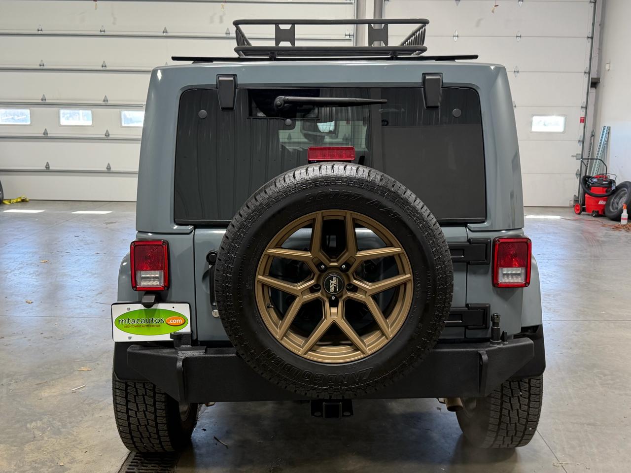 Jeep Wrangler Unlimited 4WD 4dr Sahara 2015