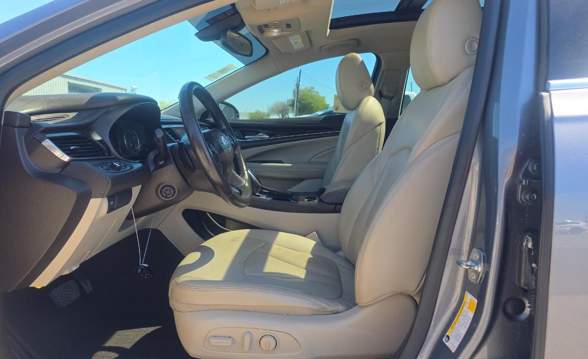 Buick LaCrosse 4dr Sdn Essence FWD 2019