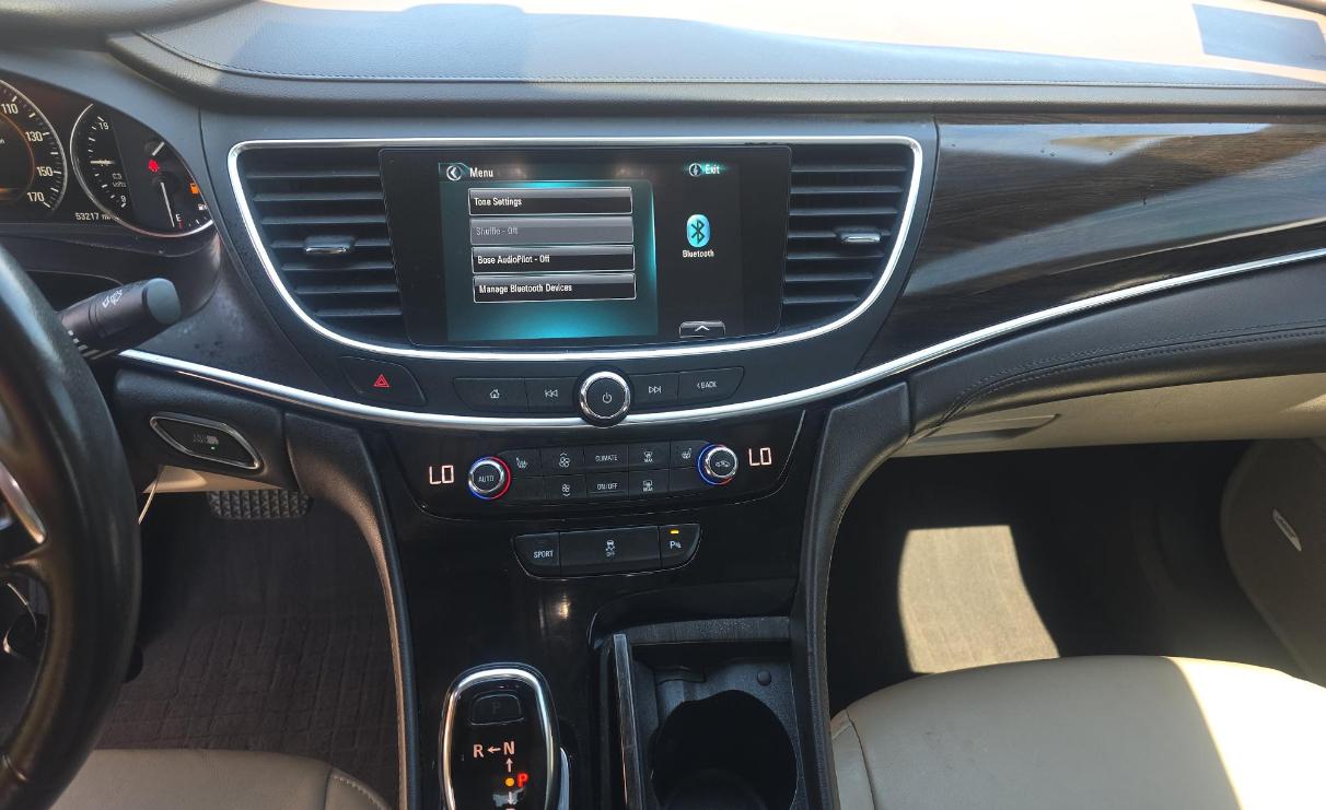 Buick LaCrosse 4dr Sdn Essence FWD 2019