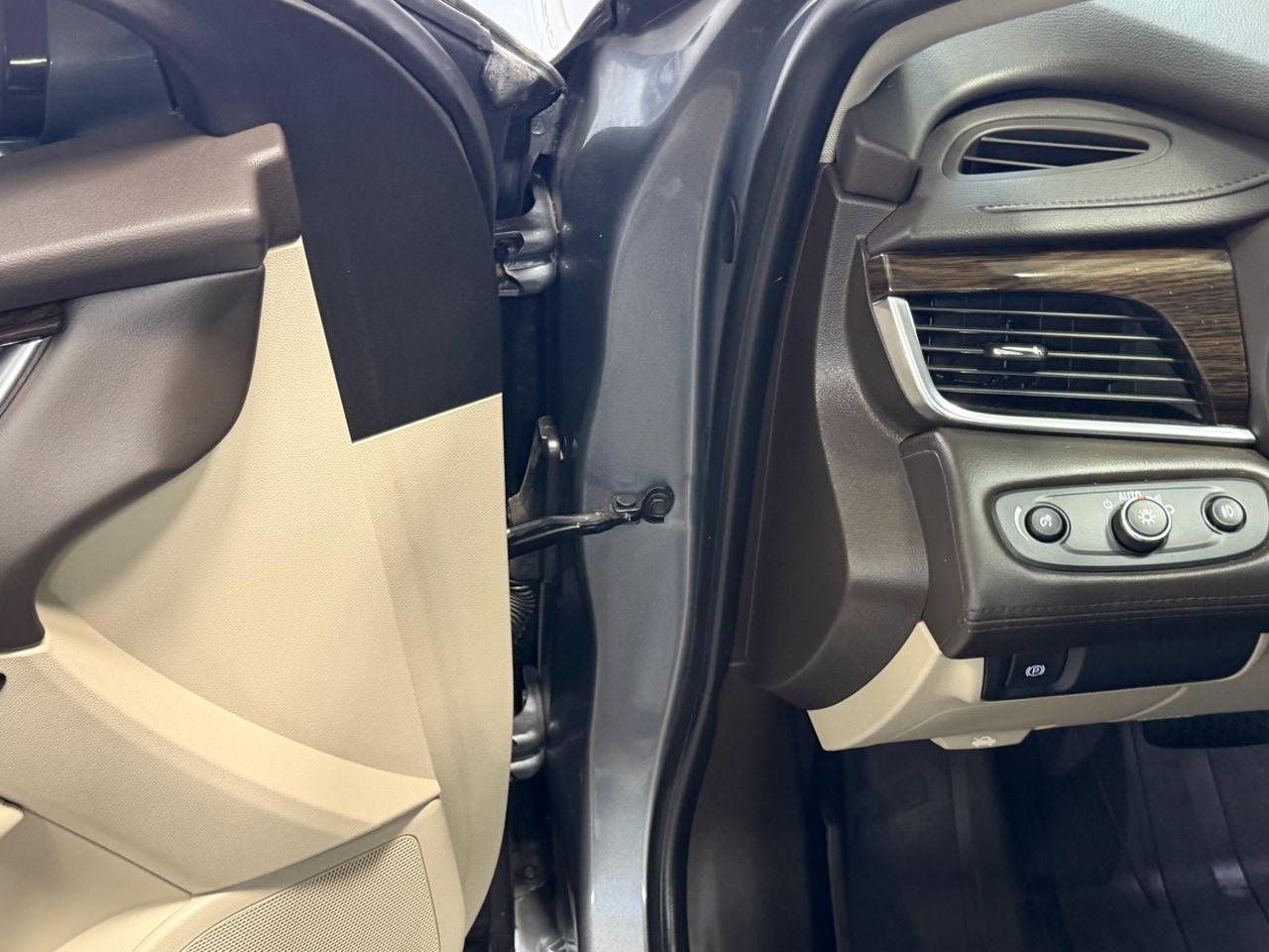 Buick LaCrosse 4dr Sdn Essence FWD 2019