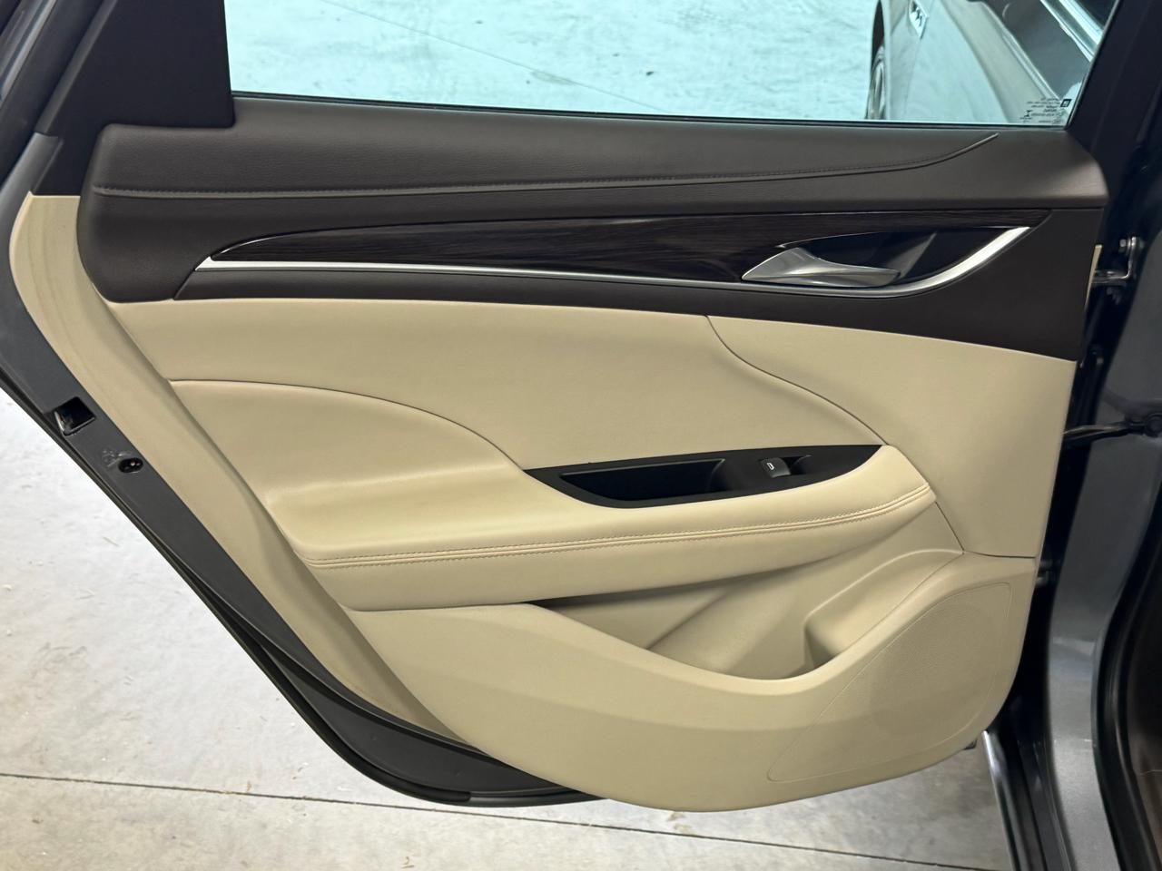 Buick LaCrosse 4dr Sdn Essence FWD 2019