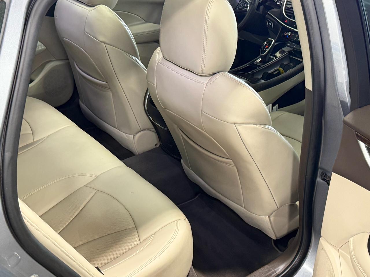 Buick LaCrosse 4dr Sdn Essence FWD 2019