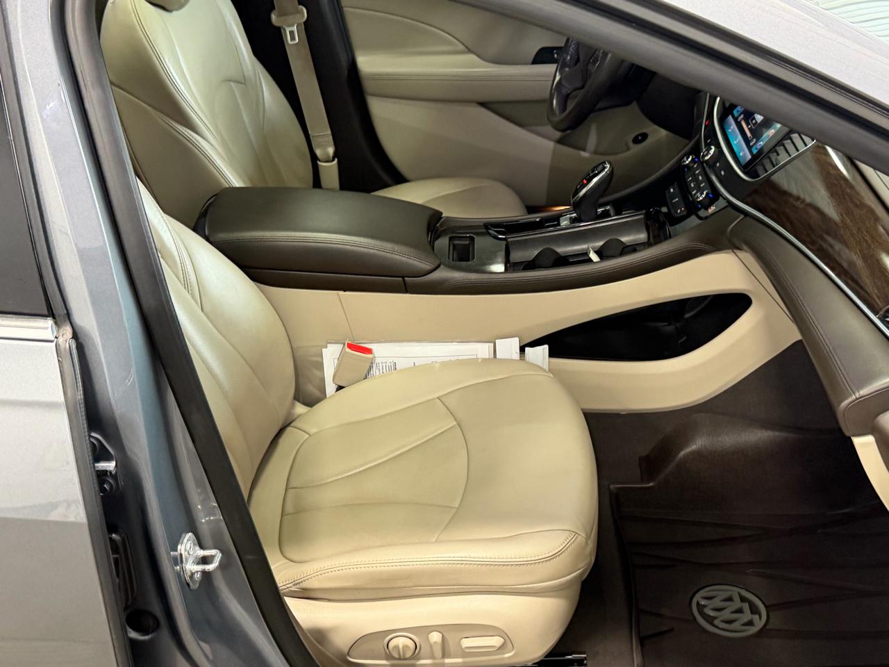 Buick LaCrosse 4dr Sdn Essence FWD 2019