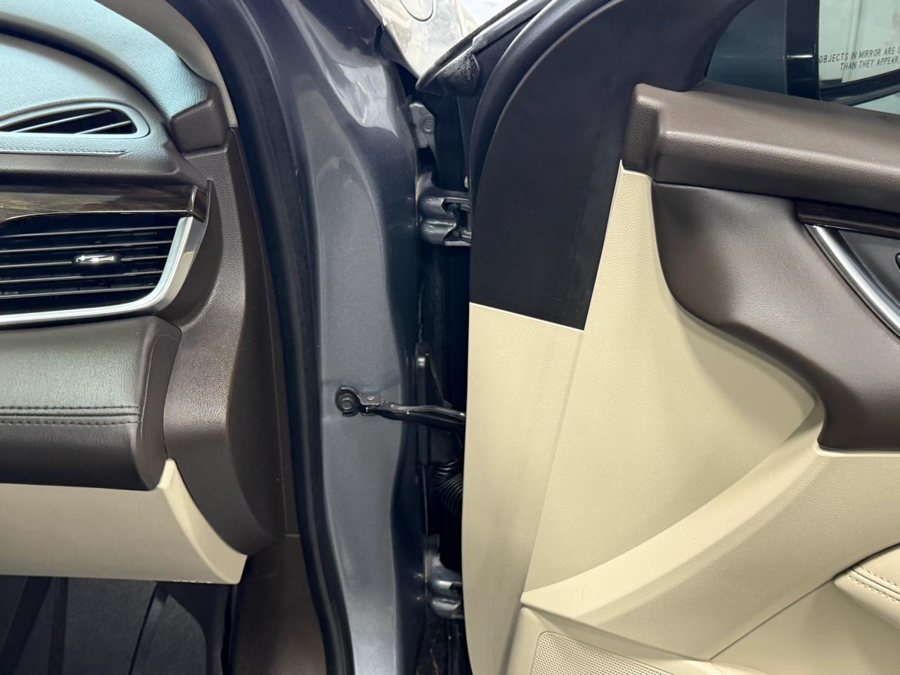 Buick LaCrosse 4dr Sdn Essence FWD 2019