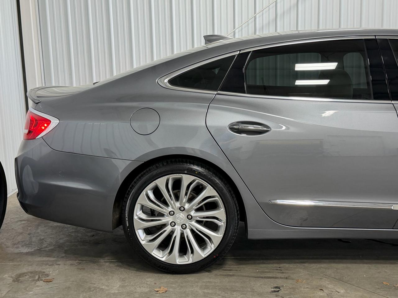 Buick LaCrosse 4dr Sdn Essence FWD 2019