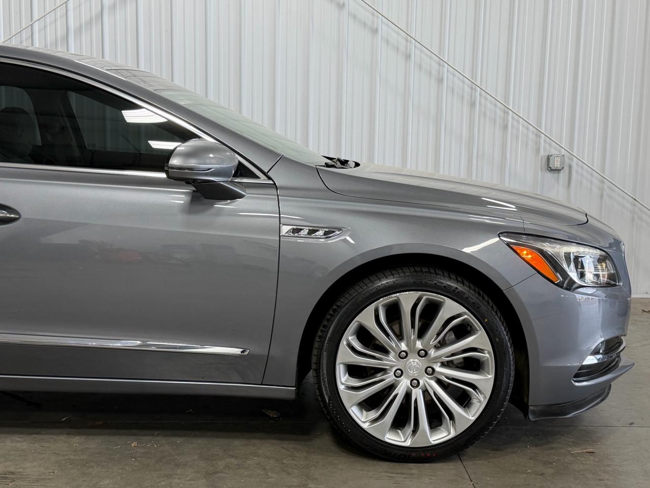 Buick LaCrosse 4dr Sdn Essence FWD 2019