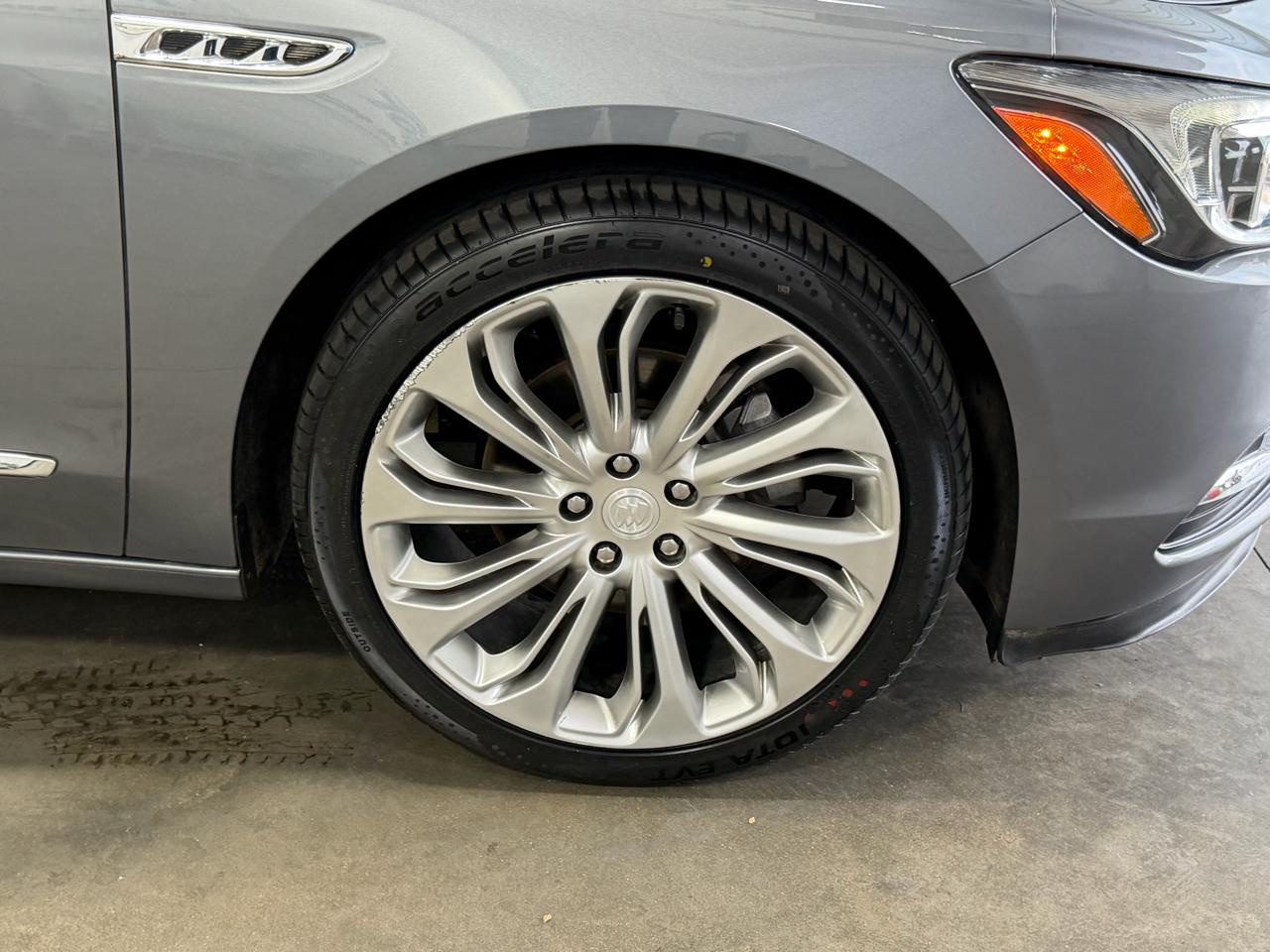 Buick LaCrosse 4dr Sdn Essence FWD 2019