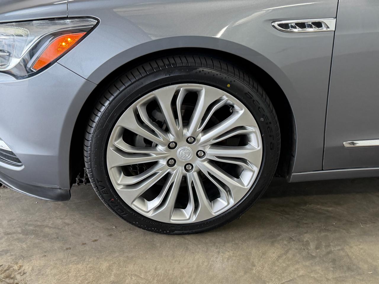 Buick LaCrosse 4dr Sdn Essence FWD 2019