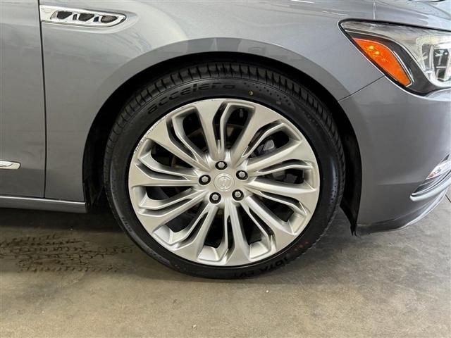 Buick LaCrosse 4dr Sdn Essence FWD 2019